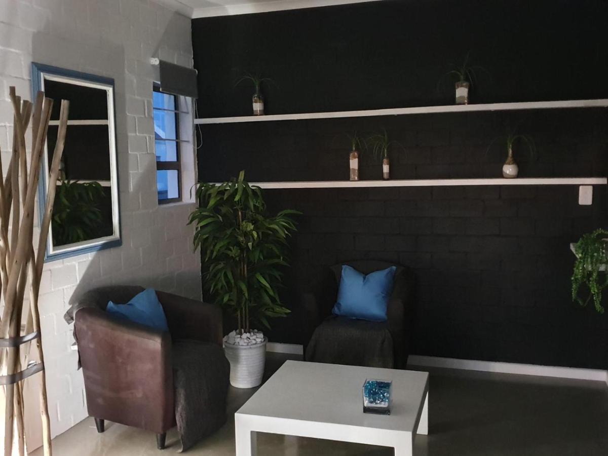 The Tiki Hut Apartment